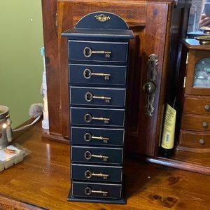 Cute jewelry organizer